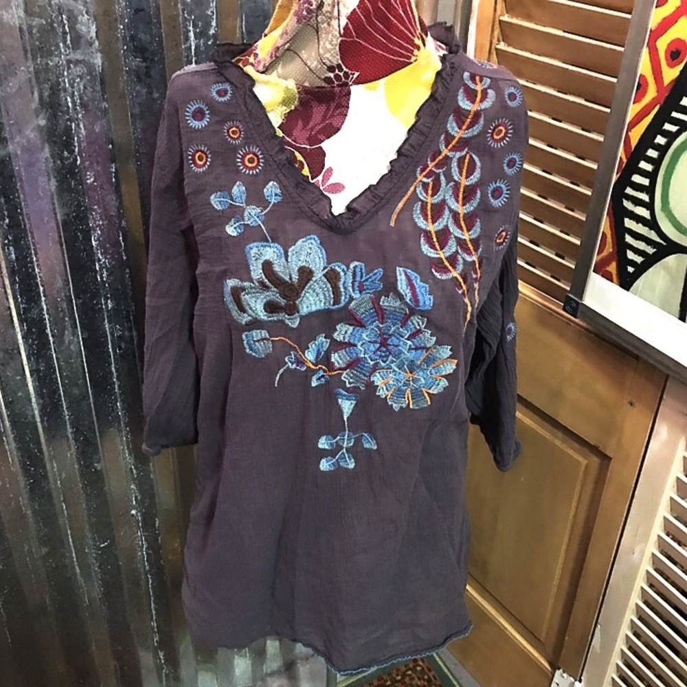 Urban Mango • Embroidered Hippie Top